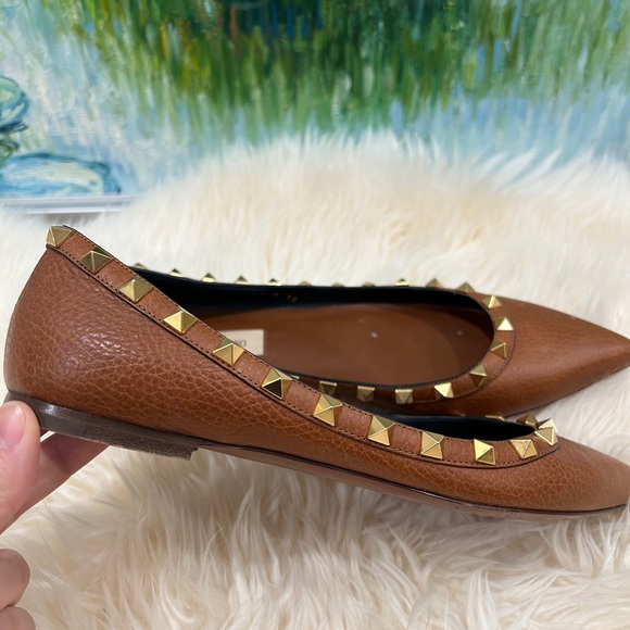Authentic Valentino Garavani size 38 (7.5) Rockstud Ballet Flat Brown color - Picture 3 of 11